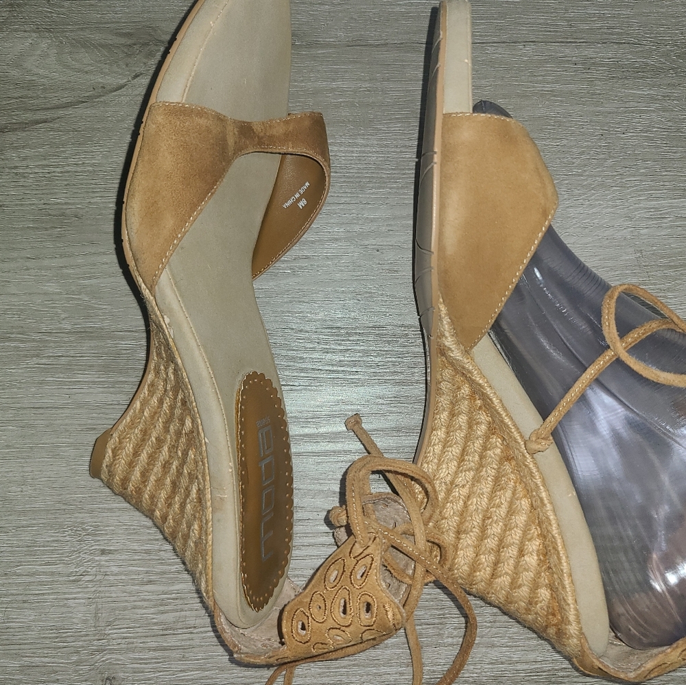 Moda Sandals - Picture 6 of 11